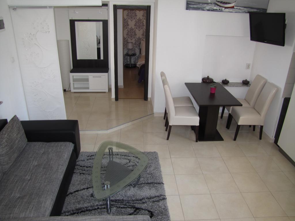 Apartament Marina *